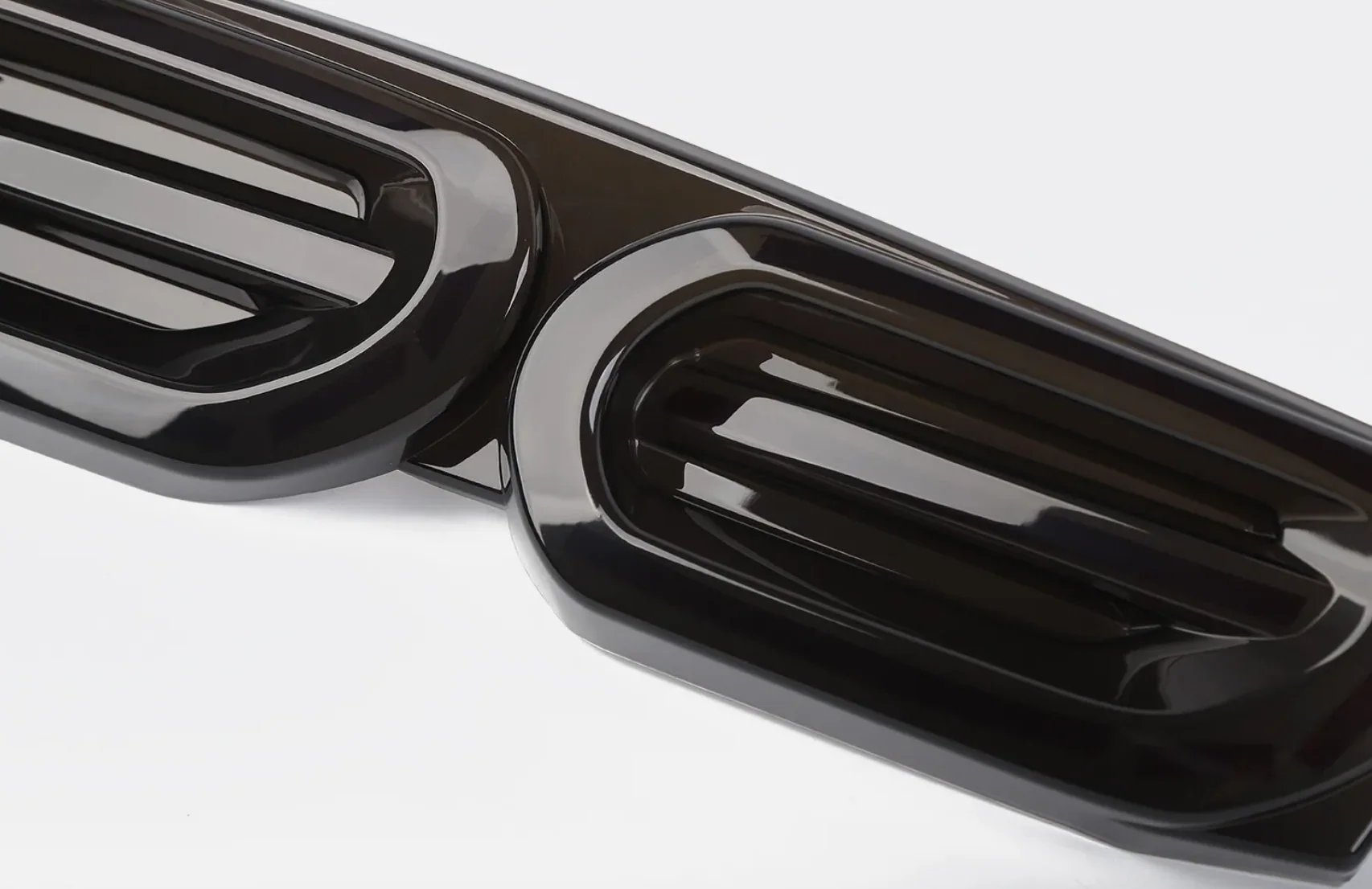 CAMARO 19-24 Taillight Blackout Lens - Image 4