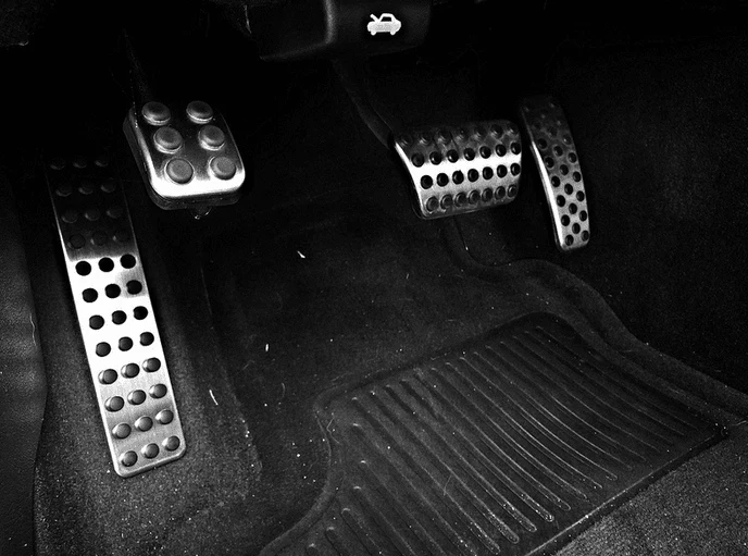 Speedlogix Footrest / Dead Pedal 2008-2023 Challenger - Image 8